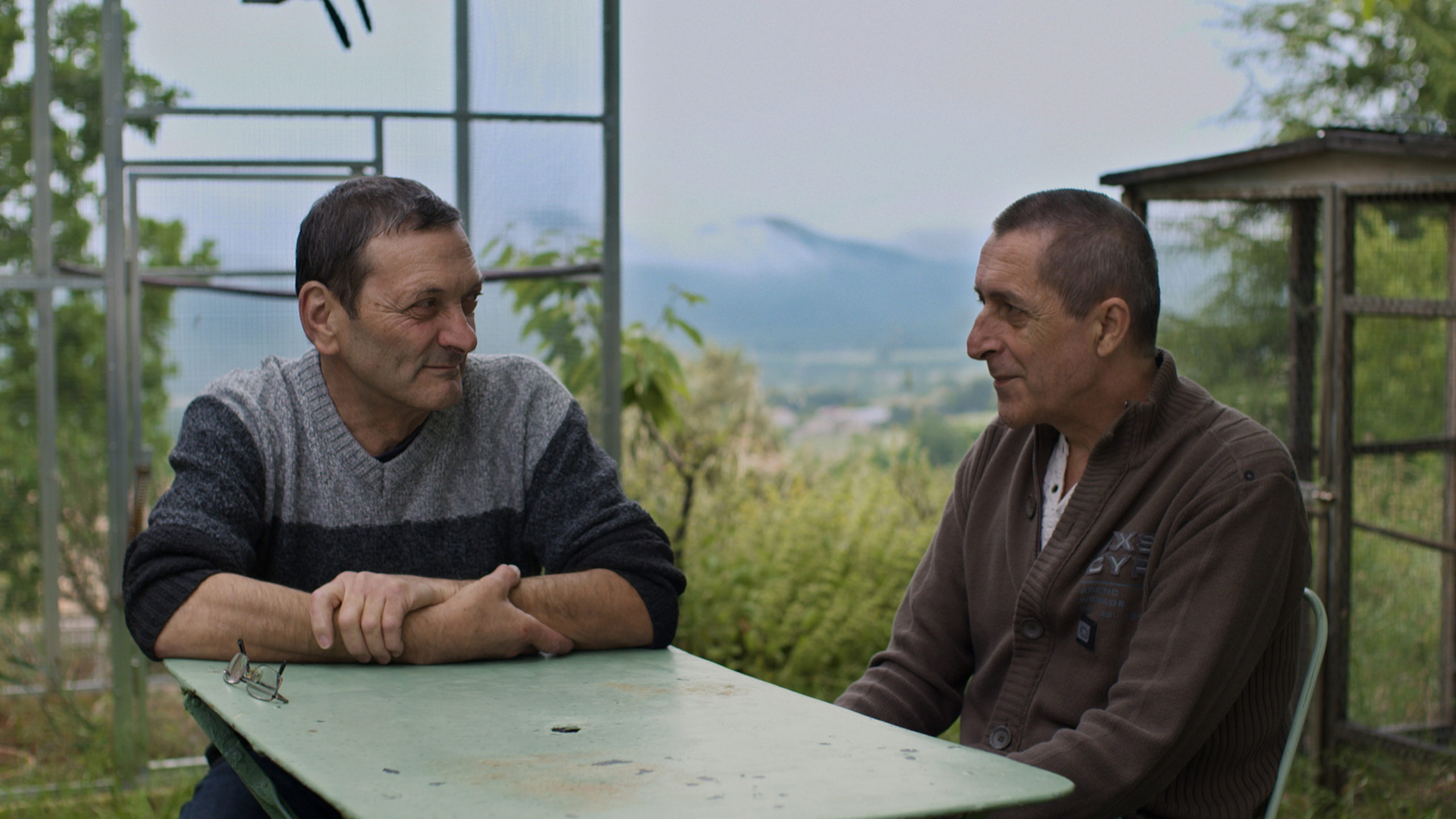 Film Les Invisibles En Streaming LES INVISIBLES: En streaming et téléchargement | OUTPLAY VOD